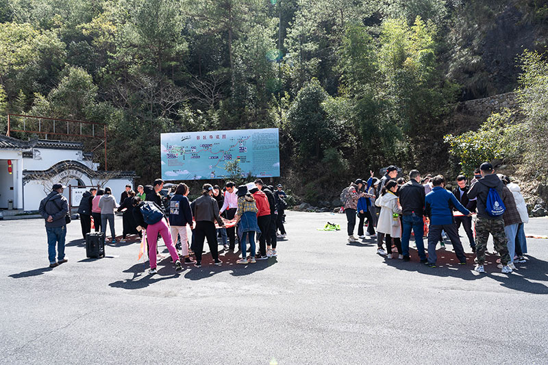 “凝聚巾幗力量，‘婦’能國(guó)投發(fā)展”屯溪區(qū)國(guó)投集團(tuán)黨委開展三月主題黨日活動(dòng)