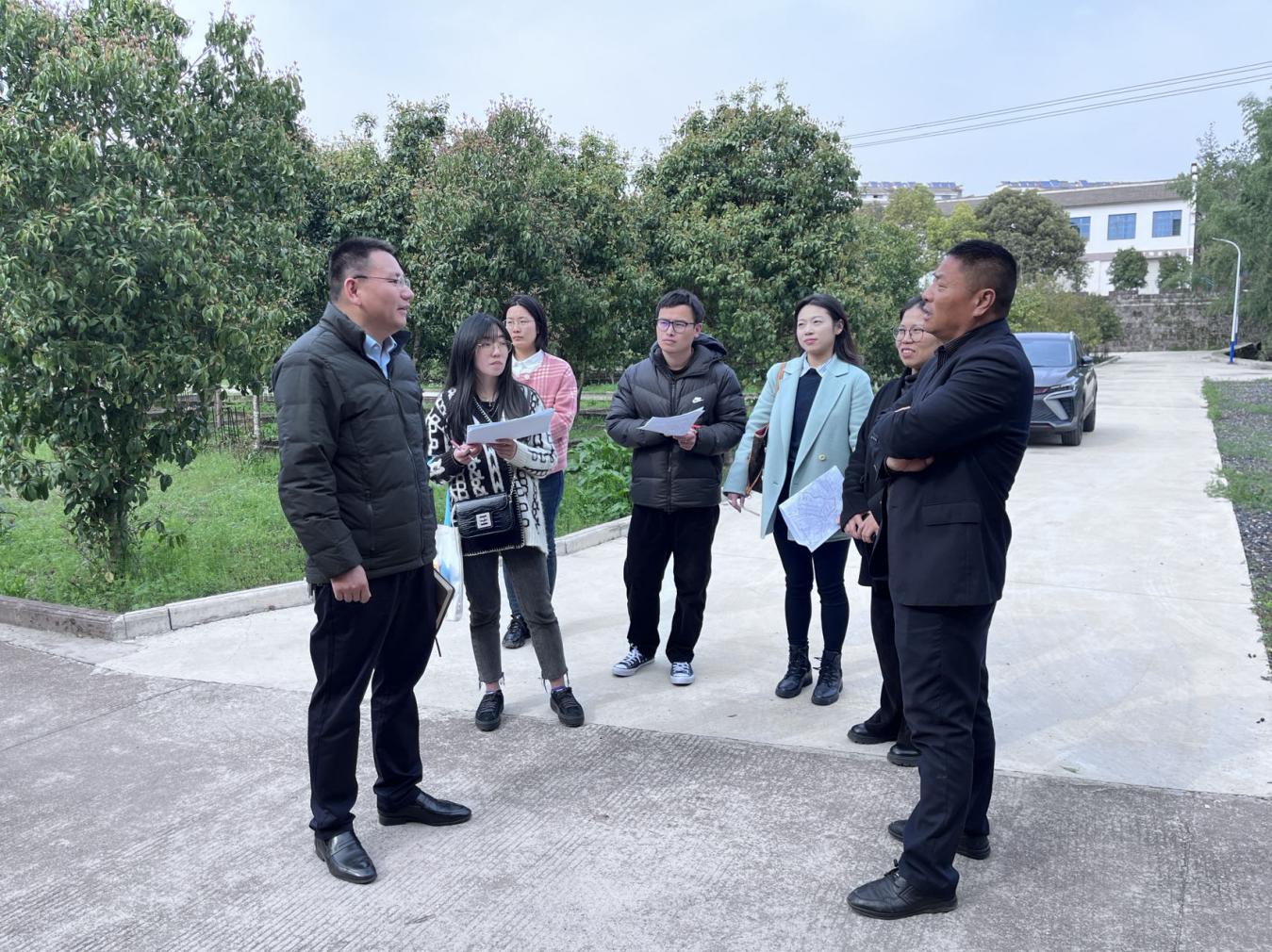 深入鳳霞走訪(fǎng)調(diào)研，助推基金小村項(xiàng)目
