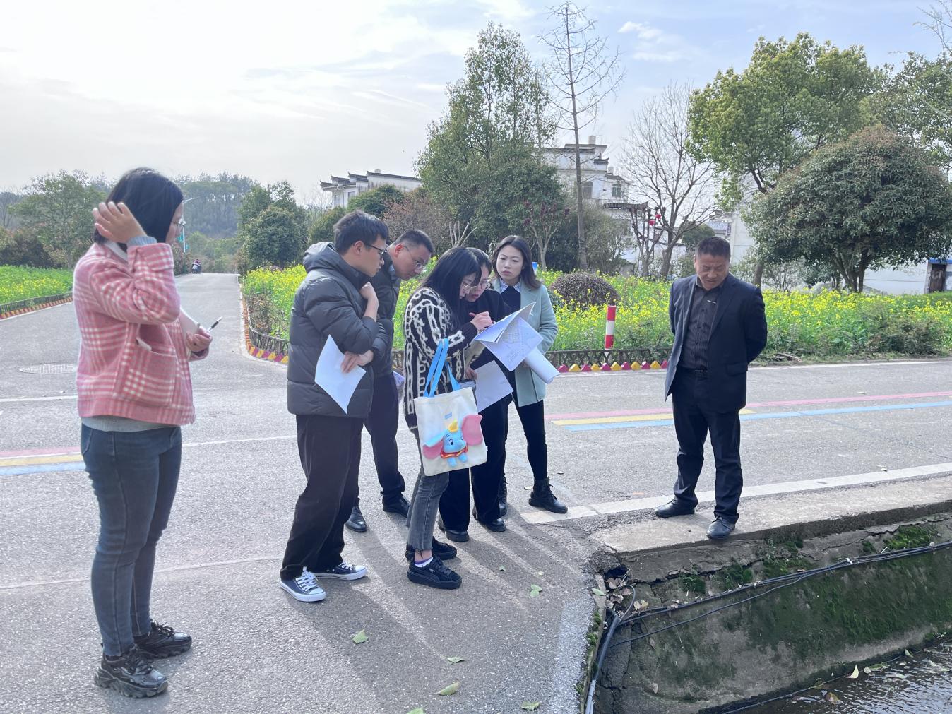 深入鳳霞走訪(fǎng)調(diào)研，助推基金小村項(xiàng)目