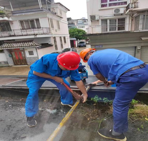 “三落兩?！惫泊偃細夤艿栏脑熘脫Q工作安全平穩(wěn)有序