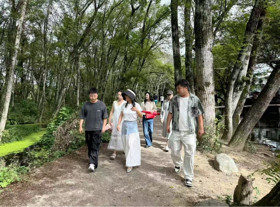 實(shí)地研學(xué)促提升 謀劃發(fā)展啟新程—昱城文旅公司黨支部開(kāi)展“循‘雙村’賦能跡，謀文旅發(fā)展篇”主題黨日活動(dòng)